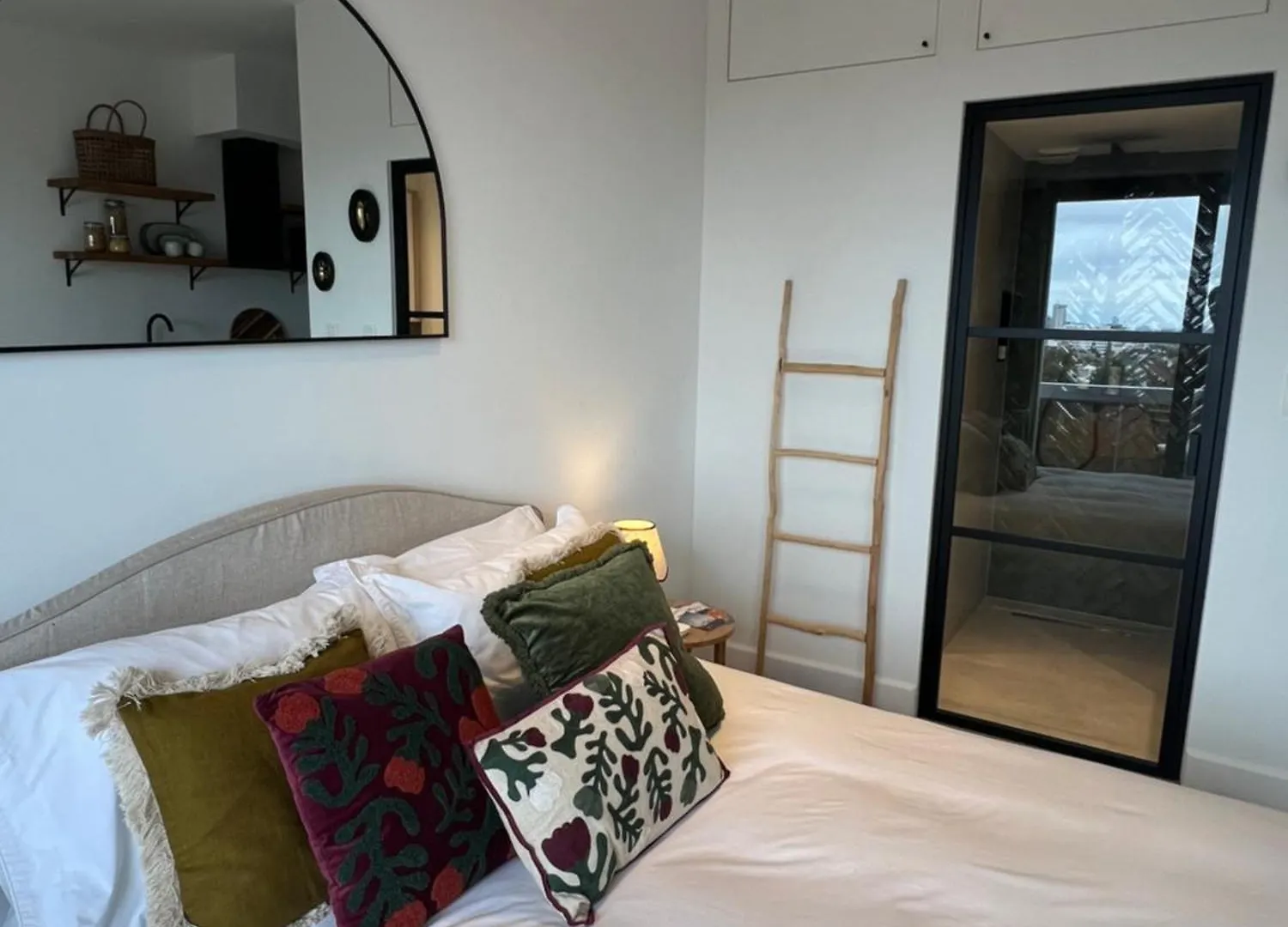 Deluxe Studio La Cambre - With View contacts